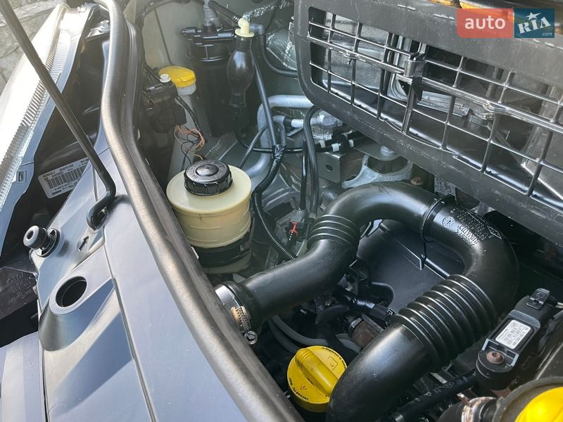 Минивэн Opel Vivaro 2010 в Хотине