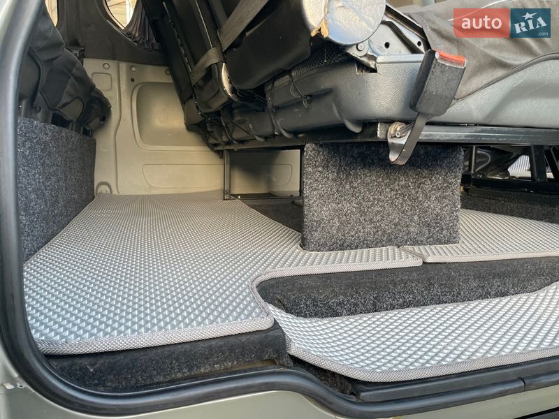 Минивэн Opel Vivaro 2010 в Хотине