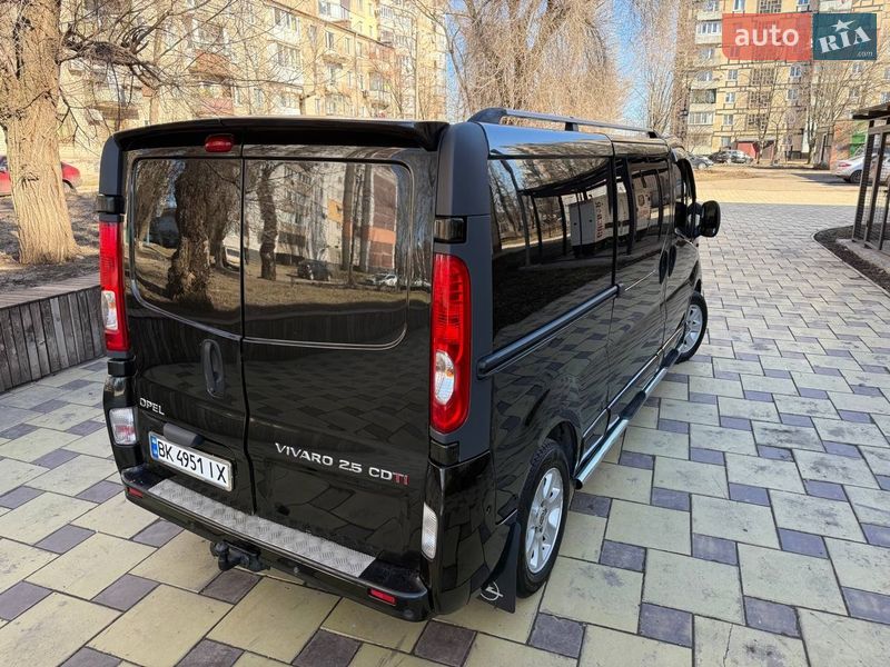 Минивэн Opel Vivaro 2008 в Кривом Роге