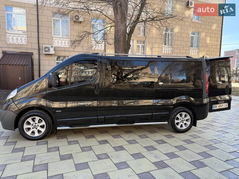 Минивэн Opel Vivaro 2008 в Кривом Роге