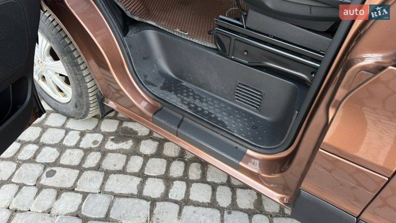 Минивэн Opel Vivaro 2015 в Кременчуге