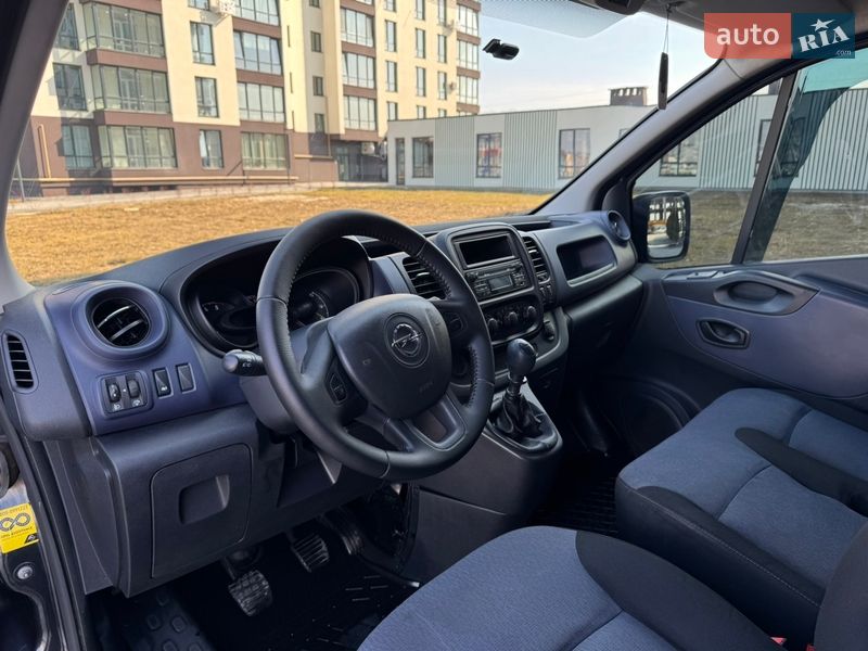 Минивэн Opel Vivaro 2016 в Львове