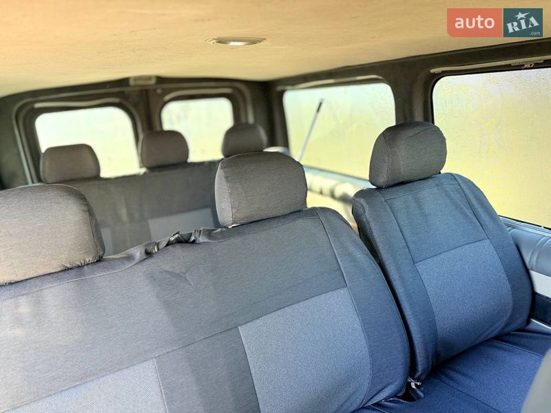 Мінівен Opel Vivaro 2005 в Павлограді