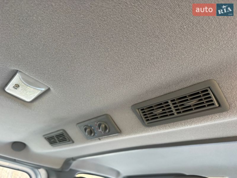 Минивэн Opel Vivaro 2011 в Луцке