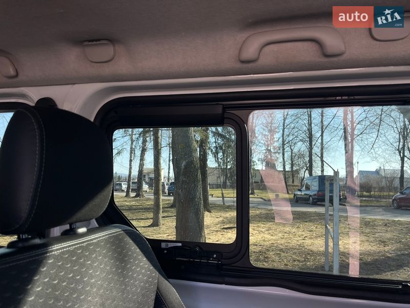 Минивэн Opel Vivaro 2017 в Черновцах