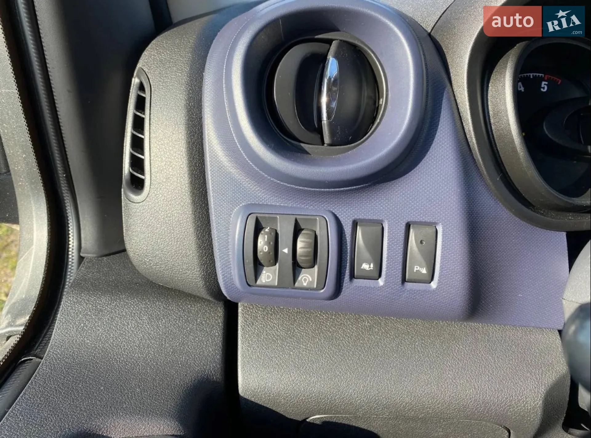 2016 Opel Vivaro - мініатюра 12