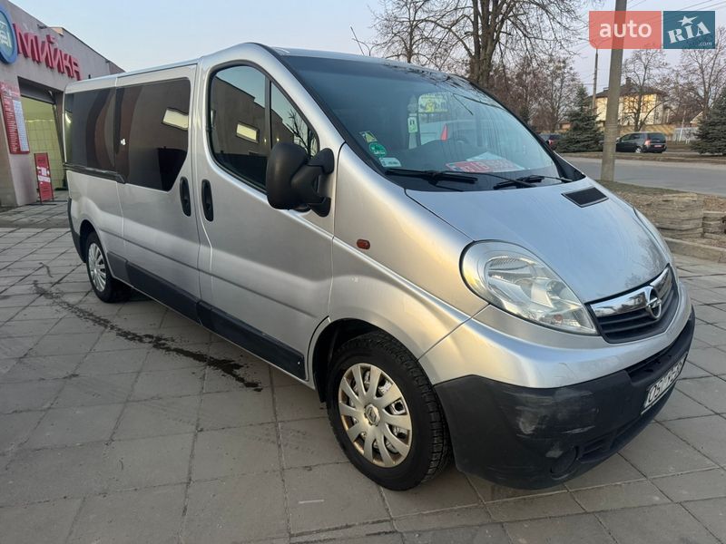 Минивэн Opel Vivaro 2011 в Луцке