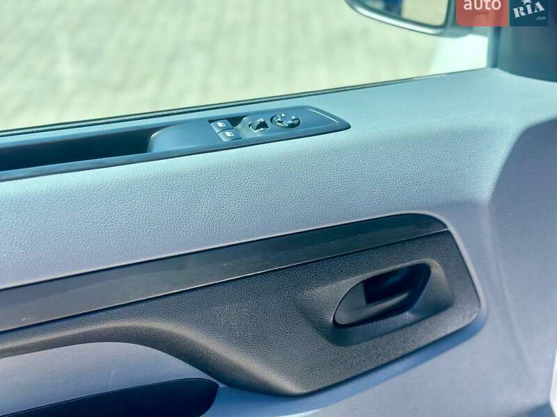 Вантажний фургон Opel Vivaro 2020 в Львові