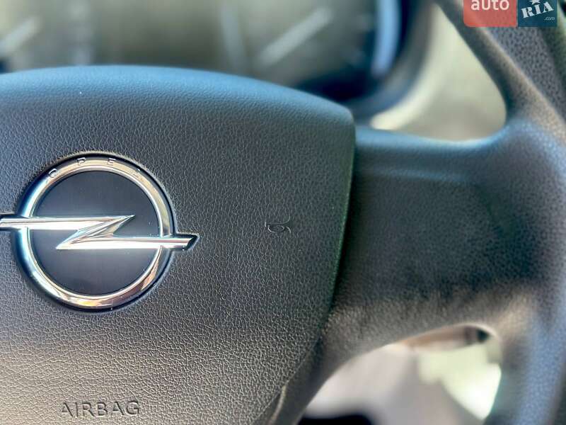 Вантажний фургон Opel Vivaro 2020 в Львові