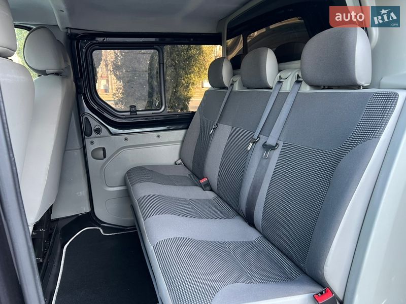 Мінівен Opel Vivaro 2013 в Рівному