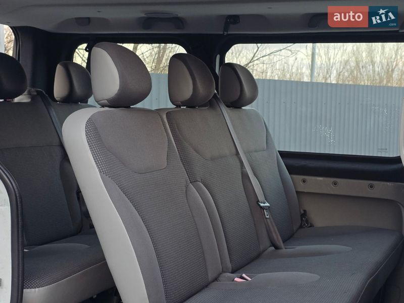 Минивэн Opel Vivaro 2011 в Ровно