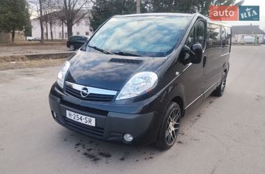 Грузопассажирский фургон Opel Vivaro 2011 в Дубно