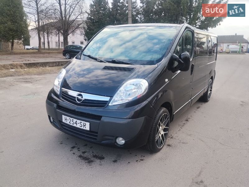 Opel Vivaro 2011