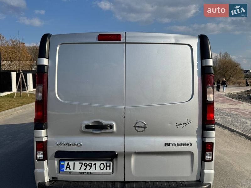 Грузовой фургон Opel Vivaro 2015 в Белой Церкви