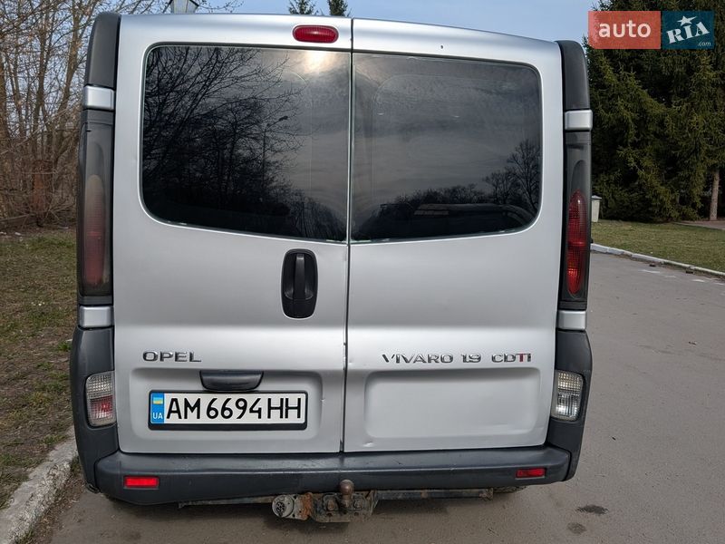 Минивэн Opel Vivaro 2006 в Бердичеве