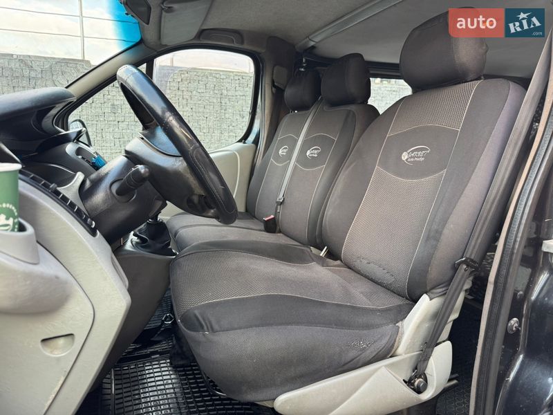 Мінівен Opel Vivaro 2003 в Луцьку