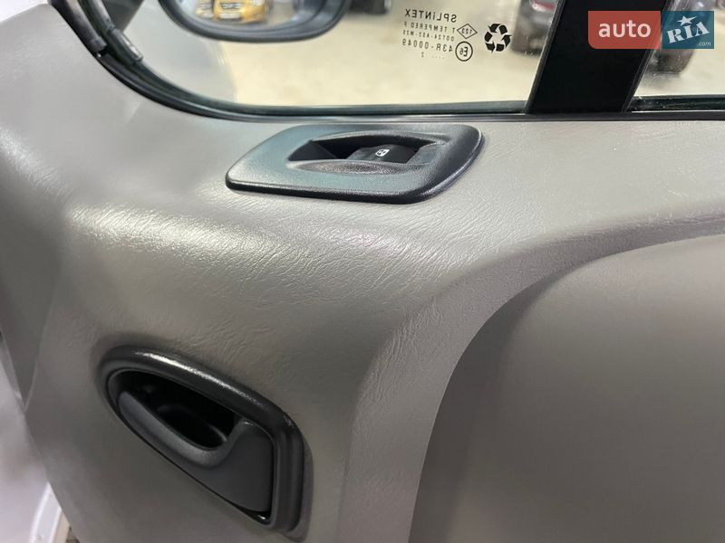 Мінівен Opel Vivaro 2012 в Стрию