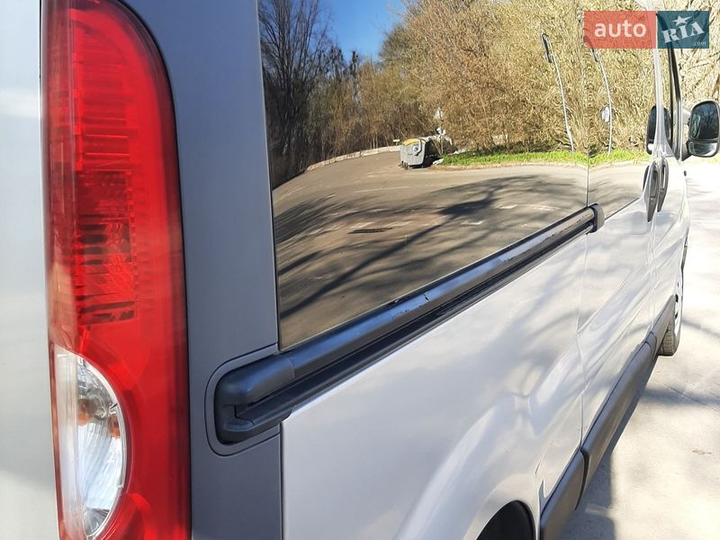 Мінівен Opel Vivaro 2011 в Полтаві