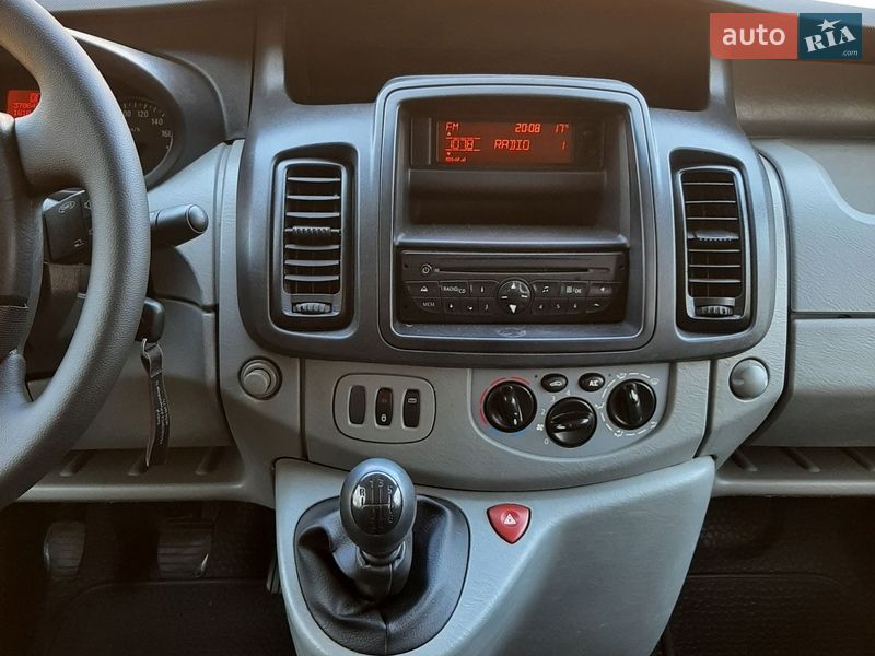 Мінівен Opel Vivaro 2011 в Полтаві