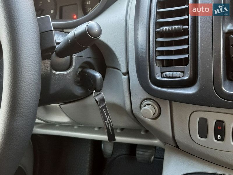 Мінівен Opel Vivaro 2011 в Полтаві