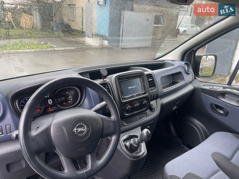 Вантажопасажирський фургон Opel Vivaro 2015 в Києві