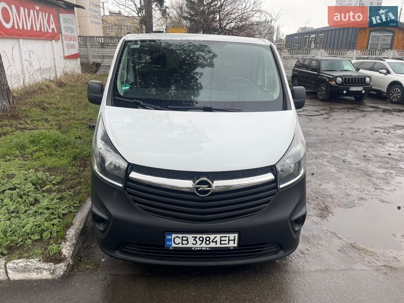 Вантажопасажирський фургон Opel Vivaro 2015 в Києві