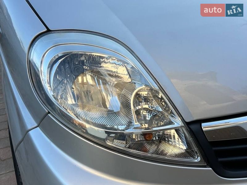 Минивэн Opel Vivaro 2008 в Коломые