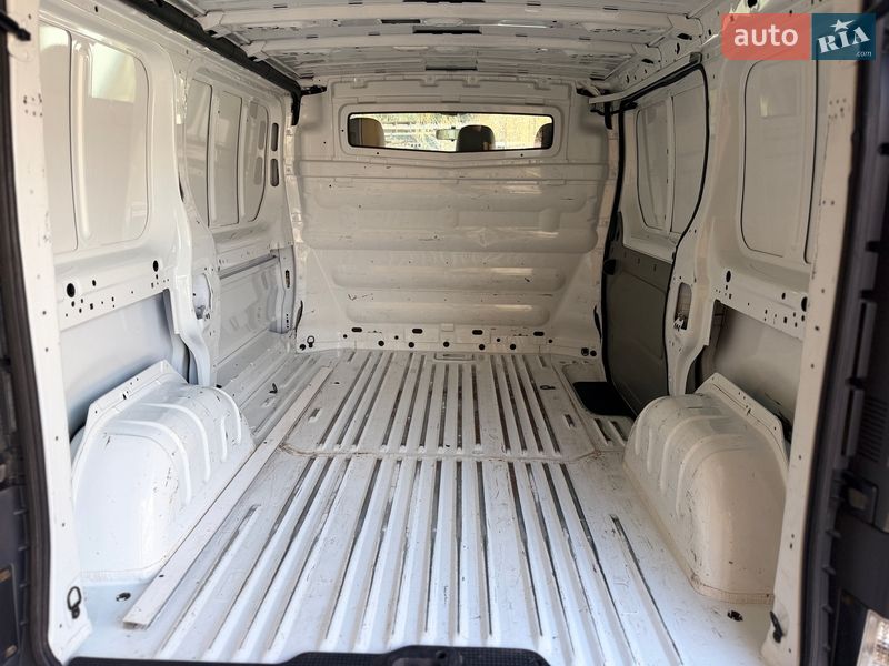 Грузовой фургон Opel Vivaro 2013 в Киеве