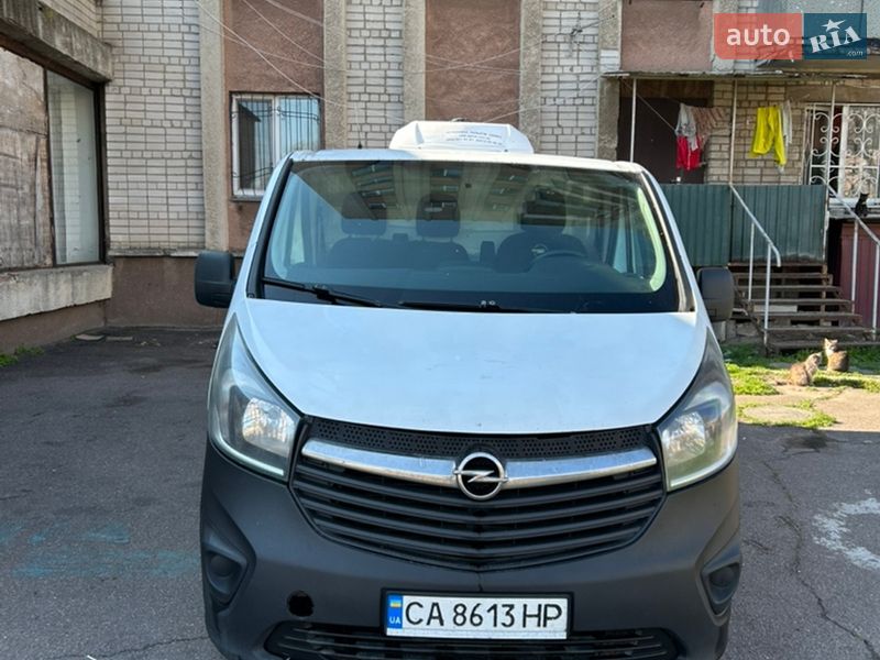 Вантажний фургон Opel Vivaro 2015 в Черкасах