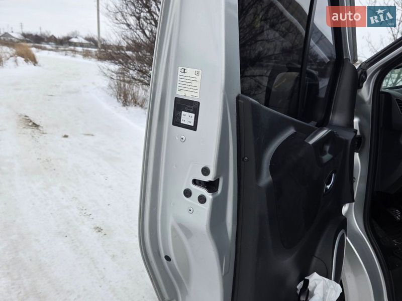 Мінівен Opel Vivaro 2016 в Павлограді фото 9 Мінівен Opel Vivaro 2016 в Павлограді