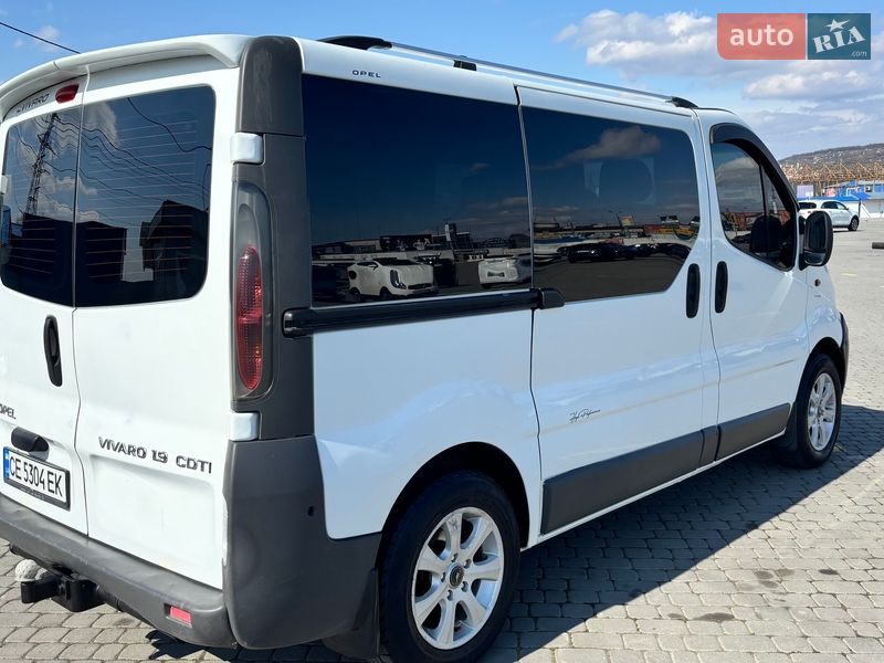 Мінівен Opel Vivaro 2005 в Чернівцях