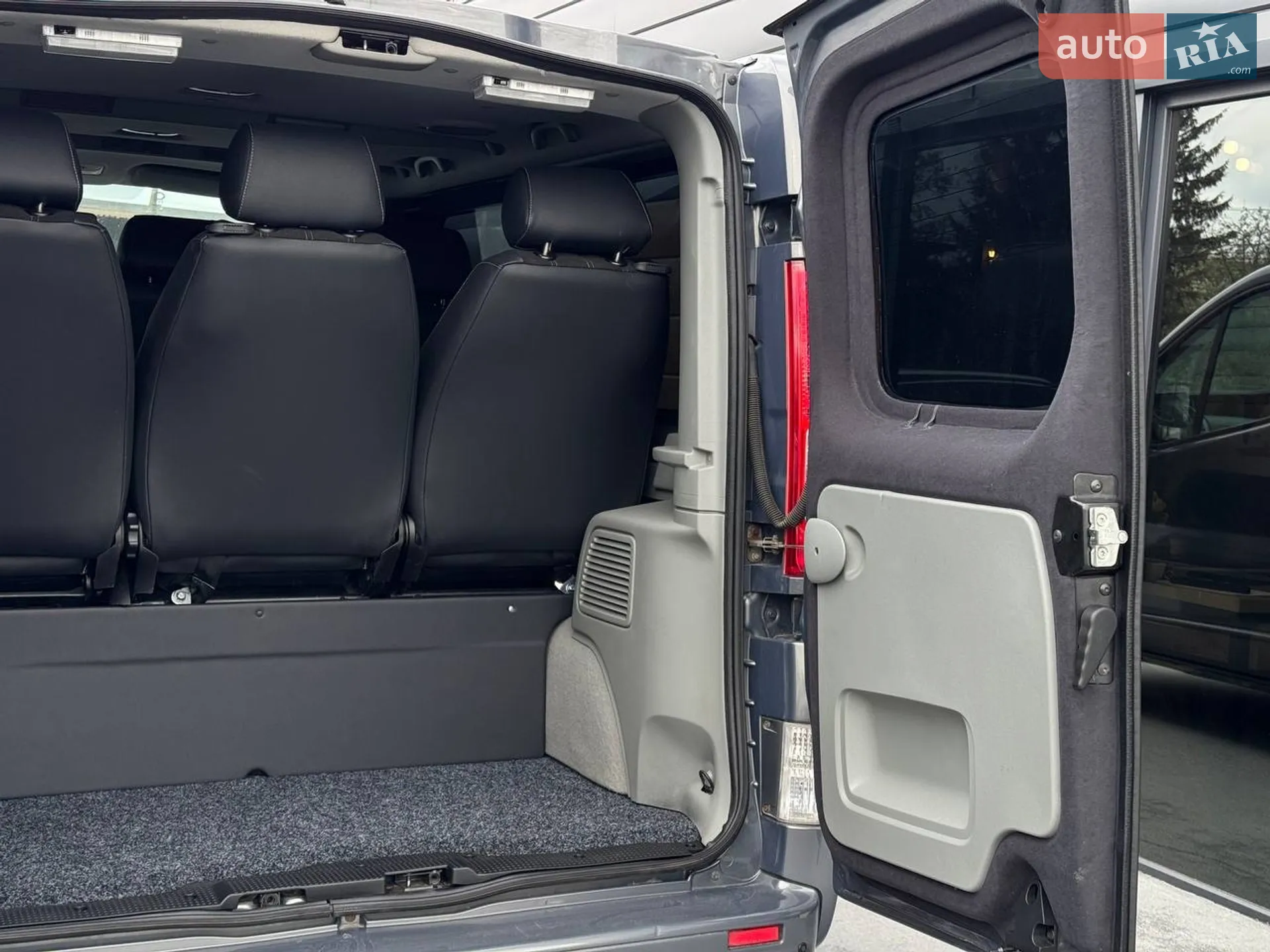 2010 Opel Vivaro - мініатюра 42