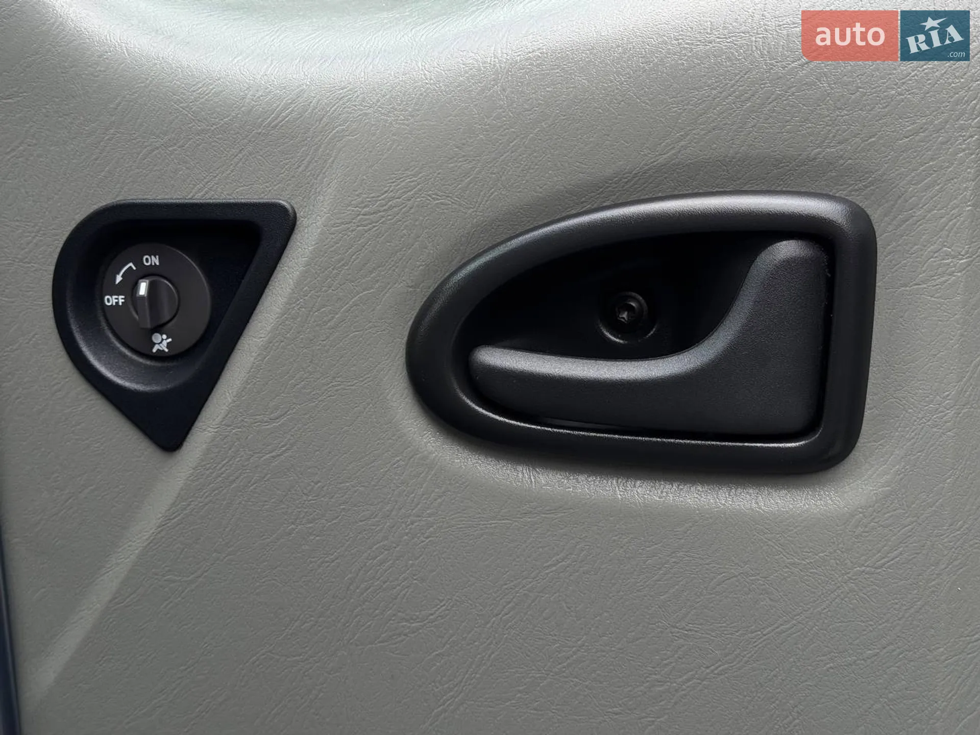 2010 Opel Vivaro - мініатюра 56