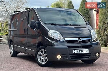 Мінівен Opel Vivaro 2011 в Стрию