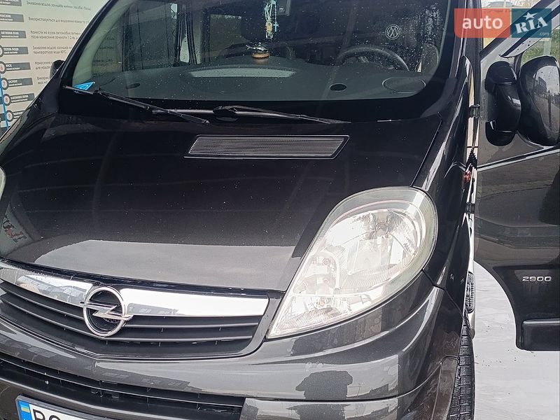 Opel Vivaro 2012
