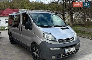 Минивэн Opel Vivaro 2004 в Воловце