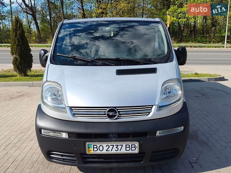 Opel Vivaro 2005