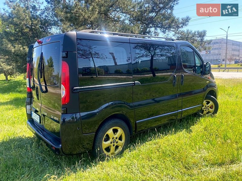 Грузопассажирский фургон Opel Vivaro 2007 в Днепре