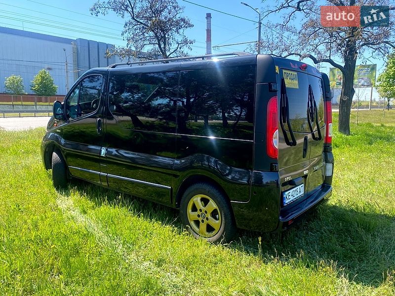 Грузопассажирский фургон Opel Vivaro 2007 в Днепре