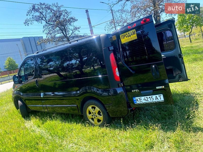 Грузопассажирский фургон Opel Vivaro 2007 в Днепре
