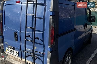 Вантажний фургон Opel Vivaro 2004 в Лапаївці