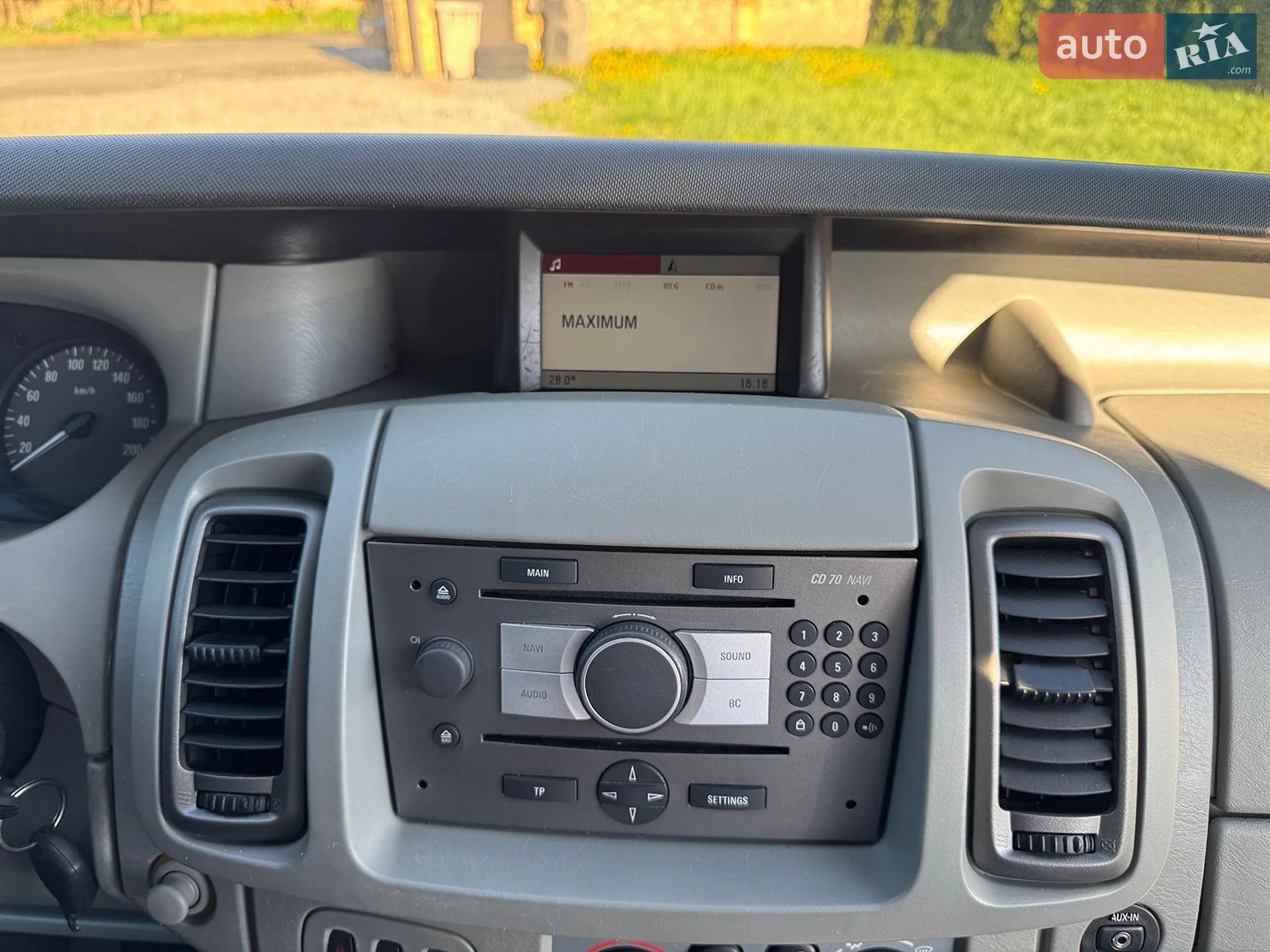 2010 Opel Vivaro - мініатюра 15