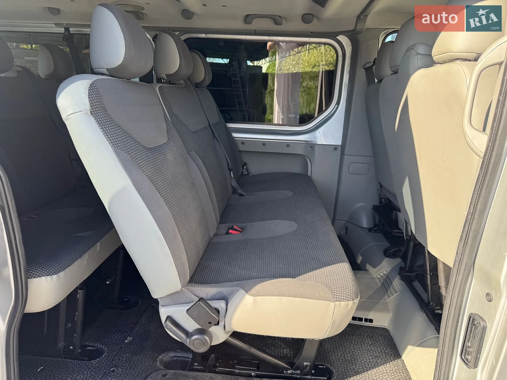 2010 Opel Vivaro - мініатюра 20