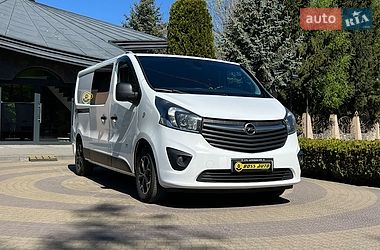 Вантажопасажирський фургон Opel Vivaro 2017 в Львові
