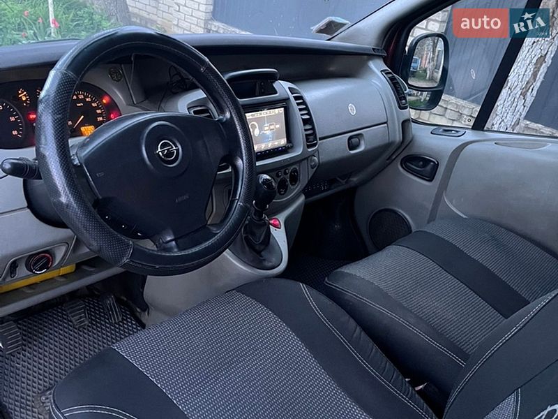 Мінівен Opel Vivaro 2005 в Одесі