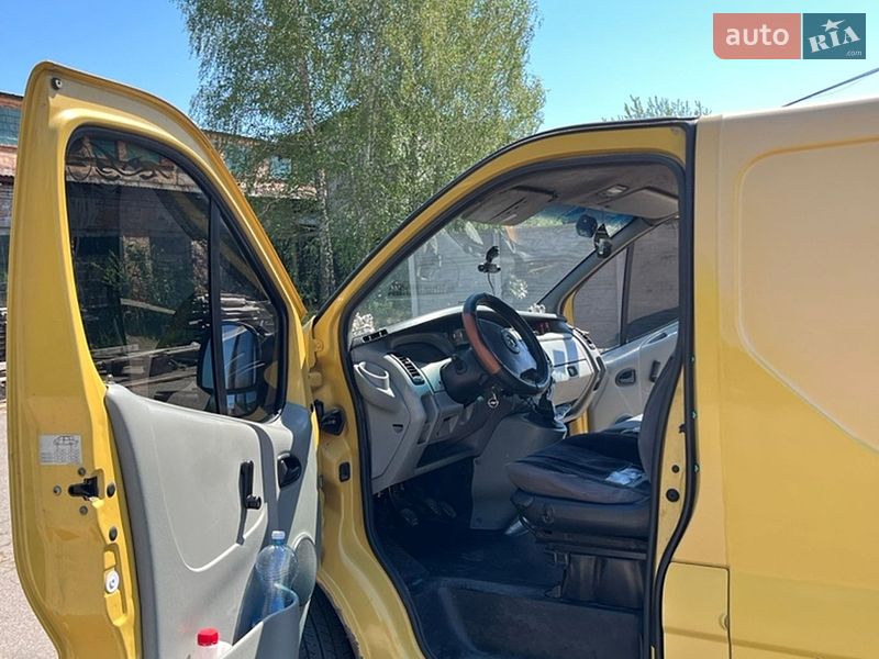 Грузовой фургон Opel Vivaro 2006 в Литине