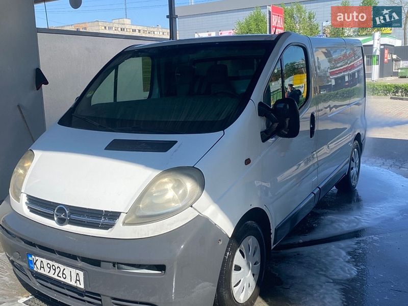 Opel Vivaro 2005