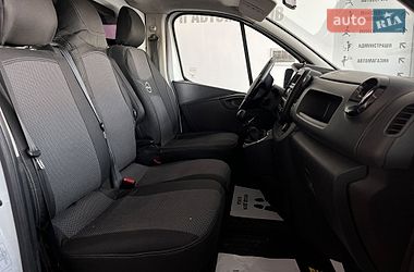Грузопассажирский фургон Opel Vivaro 2015 в Львове