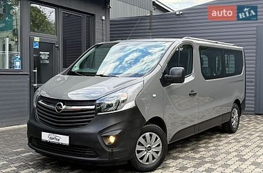 Минивэн Opel Vivaro 2016 в Черновцах