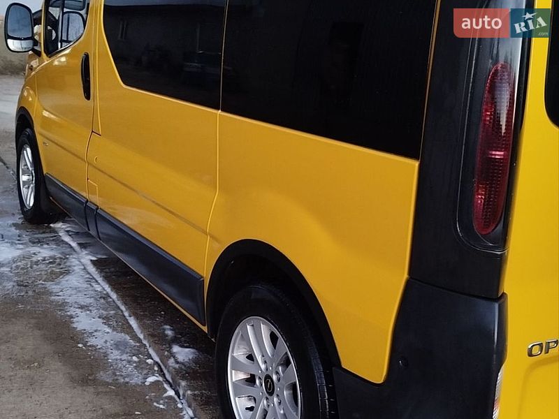 Минивэн Opel Vivaro 2004 в Ивано-Франковске